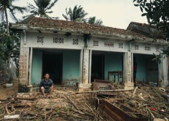 Exploring the Eco-Footprint: Assessing the Environmental Impact of Plastic Alternatives