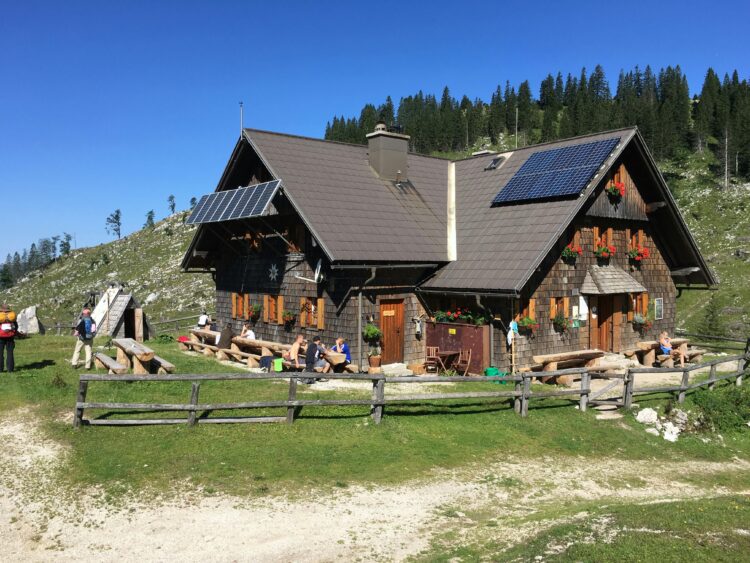 Green Living Made Easy: How Solar Energy Benefits Your Small Home